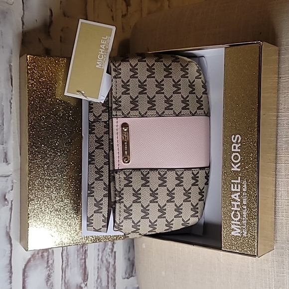 Michael Kors Handbags - Michael Kors Belt Bag/Fanny Pack Size L/XL